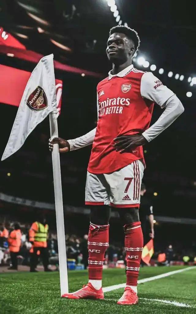 一周30万英镑，萨卡凭什么拿顶薪？曝阿森纳中场核心很不满